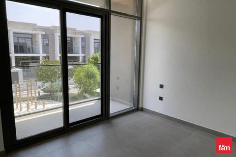Adosado en Dubai, 3 dormitorios, 145.4 m², № 84201 - foto 2