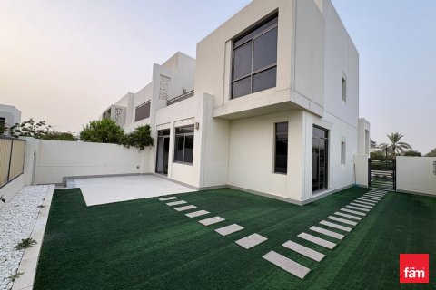 Вилла в Town Square, Дубай, 4 спальни, 273м², № 109832