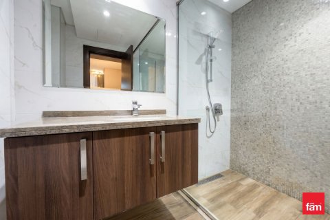 Apartment in Business Bay, Dubai 2 bedrooms, 148 sq.m. № 110809 - photo 18