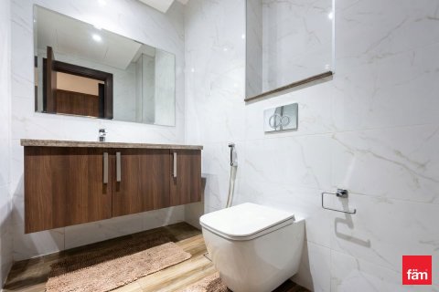 Apartment in Business Bay, Dubai 2 bedrooms, 148 sq.m. № 110809 - photo 2