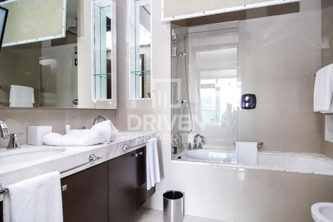 Apartment in The Address Residence Fountain Views, Downtown Dubai (Downtown Burj Dubai), Dubai 2 bedrooms, 123.93 sq.m. № 136692 - photo 12