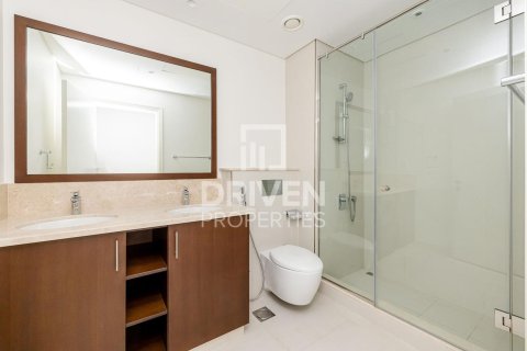 Apartment in BLVD Crescent, Downtown Dubai (Downtown Burj Dubai), Dubai 3 bedrooms, 184.32 sq.m. № 136695 - photo 18