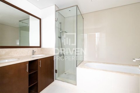 Apartment in BLVD Crescent, Downtown Dubai (Downtown Burj Dubai), Dubai 3 bedrooms, 184.32 sq.m. № 136695 - photo 20