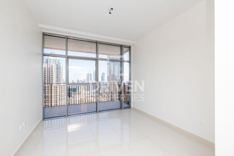 Apartment in BLVD Crescent, Downtown Dubai (Downtown Burj Dubai), Dubai 3 bedrooms, 184.32 sq.m. № 136695 - photo 2