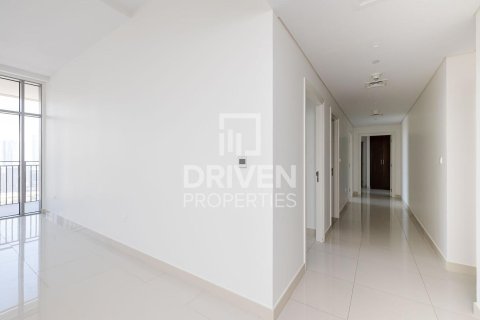 Apartment in BLVD Crescent, Downtown Dubai (Downtown Burj Dubai), Dubai 3 bedrooms, 184.32 sq.m. № 136695 - photo 4