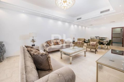 Villa in Jumeirah Village Circle, Dubai 4 bedrooms, 372 sq.m. № 6332 - photo 1