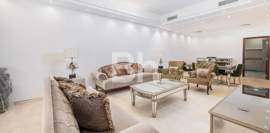 Villa in Jumeirah Village Circle, Dubai 4 bedrooms, 372 sq.m. № 6332