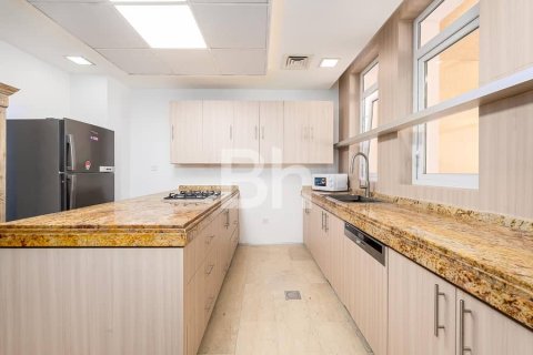 Villa in Jumeirah Village Circle, Dubai 4 bedrooms, 372 sq.m. № 6332 - photo 8