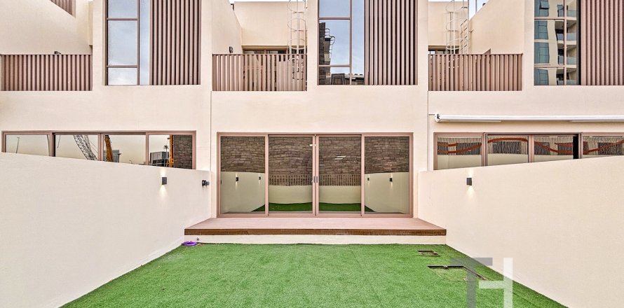 Maison de ville à Jumeirah Village Triangle, Dubai, 4 chambres, 269 m², № 13561