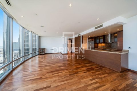 Apartment in Downtown Dubai (Downtown Burj Dubai), Dubai 3 bedrooms, 216.65 sq.m. № 138370 - photo 2