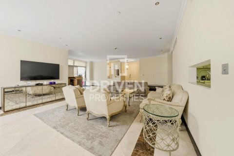 Duplex in Rimal, Jumeirah Beach Residence, Dubai 4 bedrooms, 389.36 sq.m. № 135956 - photo 14