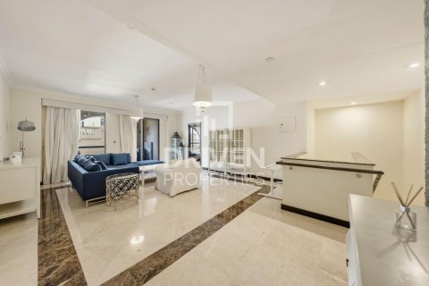 Duplex in Rimal, Jumeirah Beach Residence, Dubai 4 bedrooms, 389.36 sq.m. № 135956 - photo 5