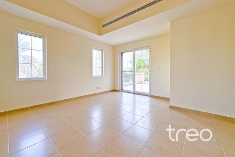 Снять в аренду виллу в Арабиан Ранчес, Дубай: 4 спальни, 360.84м², № 139917 - фото 5