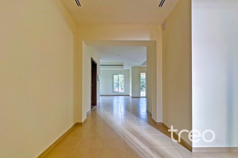Снять в аренду виллу в Арабиан Ранчес, Дубай: 4 спальни, 360.84м², № 139917 - фото 6
