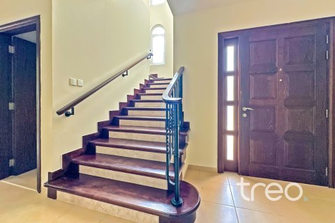 Снять в аренду виллу в Арабиан Ранчес, Дубай: 4 спальни, 360.84м², № 139917 - фото 7