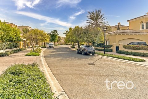 Снять в аренду виллу в Арабиан Ранчес, Дубай: 4 спальни, 360.84м², № 139917 - фото 17