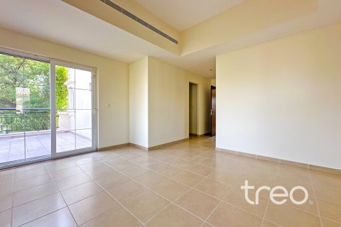 Снять в аренду виллу в Арабиан Ранчес, Дубай: 4 спальни, 360.84м², № 139917 - фото 9