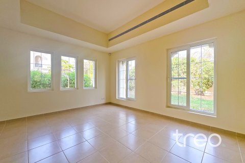 Снять в аренду виллу в Арабиан Ранчес, Дубай: 4 спальни, 360.84м², № 139917 - фото 2