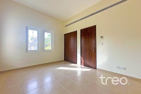 Снять в аренду виллу в Арабиан Ранчес, Дубай: 4 спальни, 360.84м², № 139917 - фото 11
