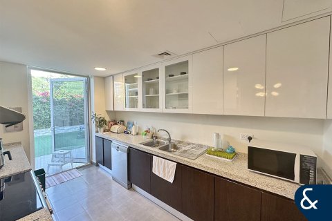 Villa en Arabella Townhouses 1, Mudon, Dubai, 4 dormitorios, 310 m², № 76088 - foto 10