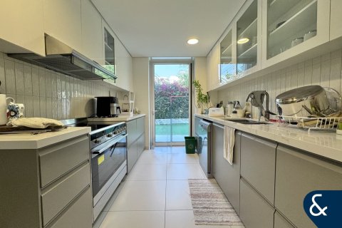 Villa en Arabella Townhouses 1, Mudon, Dubai, 4 dormitorios, 242 m², № 76088 - foto 14