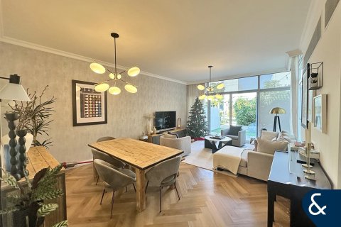 Villa en Arabella Townhouses 1, Mudon, Dubai, 4 dormitorios, 310 m², № 76088 - foto 1