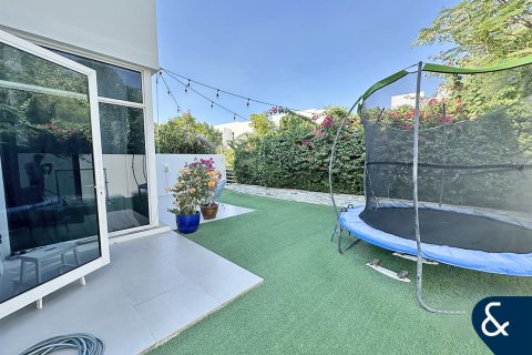 Villa en Arabella Townhouses 1, Mudon, Dubai, 4 dormitorios, 310 m², № 76088 - foto 4