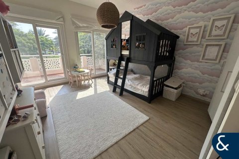 Villa in Meadows, Dubai 4 bedrooms, 589 sq.m. № 76089 - photo 14