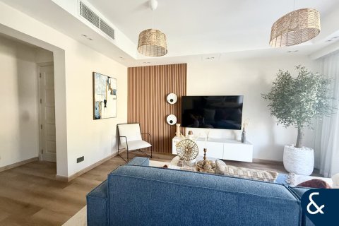 Villa in Springs 10, The Springs, Dubai 3 bedrooms, 157 sq.m. № 76080 - photo 14