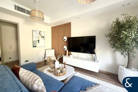 Villa in Springs 10, The Springs, Dubai 3 bedrooms, 157 sq.m. № 76080 - photo 15