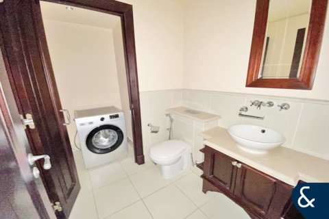 Apartment in Reehan, Old Town, Dubai 2 bedrooms, 117 sq.m. № 76079 - photo 14