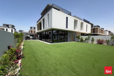 Villa in Dubai 5 bedrooms, 420 sq.m. № 109380