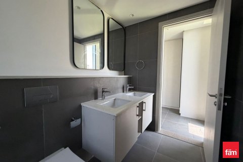 Villa in Dubai 5 bedrooms, 420 sq.m. № 109380 - photo 6