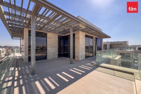Villa in Dubai 5 bedrooms, 672 sq.m. № 109383 - photo 9