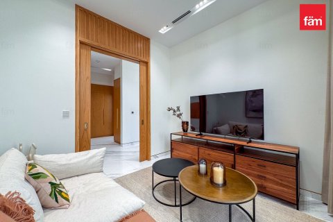 Villa in Dubai 5 bedrooms, 672 sq.m. № 109383 - photo 2