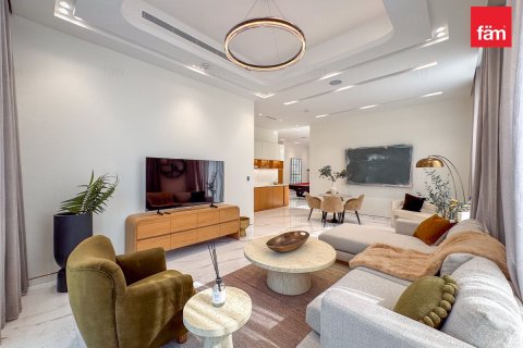 Villa in Dubai 5 bedrooms, 672 sq.m. № 109383 - photo 4