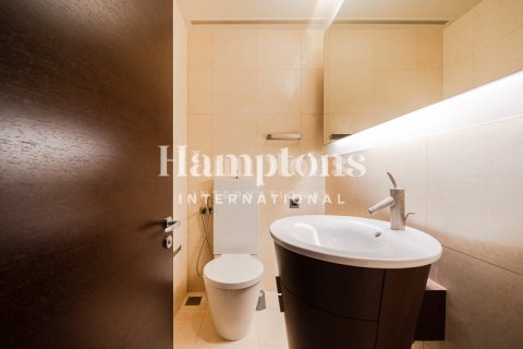 Apartamento en Burj Khalifa, Dubai, 2 dormitorios, 152.26987506 m², № 69767 - foto 8