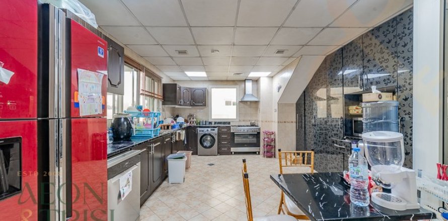 Villa en Jumeirah Village Circle, Dubai, 4 dormitorios, 501 m², № 61073