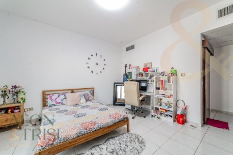 Villa en Jumeirah Village Circle, Dubai, 4 dormitorios, 501 m², № 61073 - foto 5