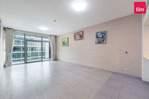 Apartment in Al Kifaf, Dubai 3 bedrooms, 200.9 sq.m. № 102743 - photo 18