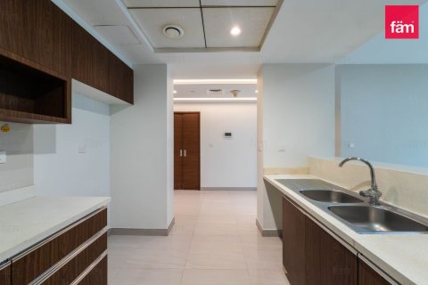 Apartment in Al Kifaf, Dubai 3 bedrooms, 200.9 sq.m. № 102743 - photo 14