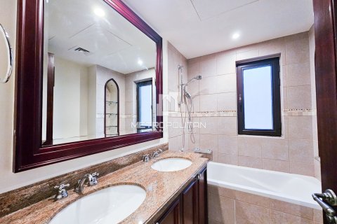 Снять в аренду квартиру в Old Town, Дубай: 2 спальни, 129м², № 74220 - фото 14