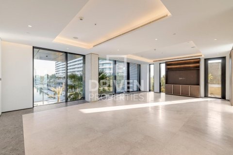 Villa en Jumeirah 3, Jumeirah, Dubai, 6 dormitorios, 849.78 m², № 127901 - foto 5