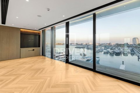 Villa en Jumeirah 3, Jumeirah, Dubai, 6 dormitorios, 849.78 m², № 127901 - foto 18