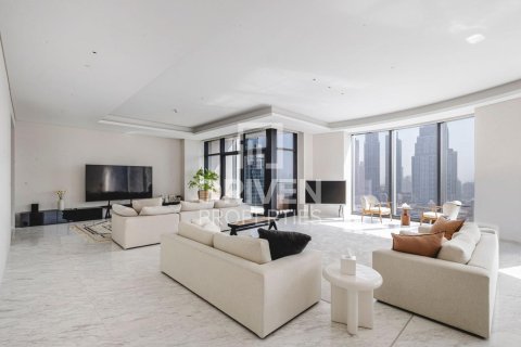 Apartamento en Opera District, Downtown Dubai (Downtown Burj Dubai), Dubai, 4 dormitorios, 480.87 m², № 127902 - foto 2