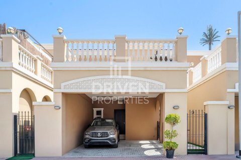 Townhouse in Jumeirah Village Circle, Dubai 3 bedrooms, 247 sq.m. № 86278 - photo 2