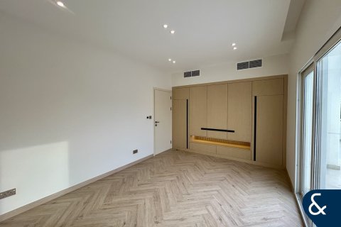 Купить виллу в Meadows, Дубай: 3 спальни, 320м², № 78799 - фото 13