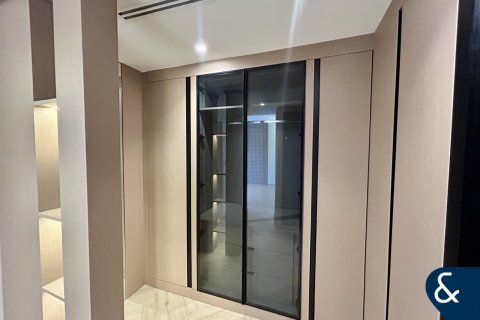 Купить виллу в Meadows, Дубай: 3 спальни, 320м², № 78799 - фото 11