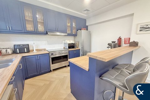 Купить виллу в Dubai Land, Дубай: 3 спальни, 213м², № 78797 - фото 7