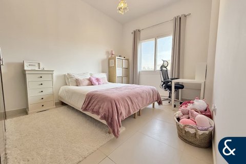 Купить виллу в Dubai Land, Дубай: 3 спальни, 213м², № 78797 - фото 12